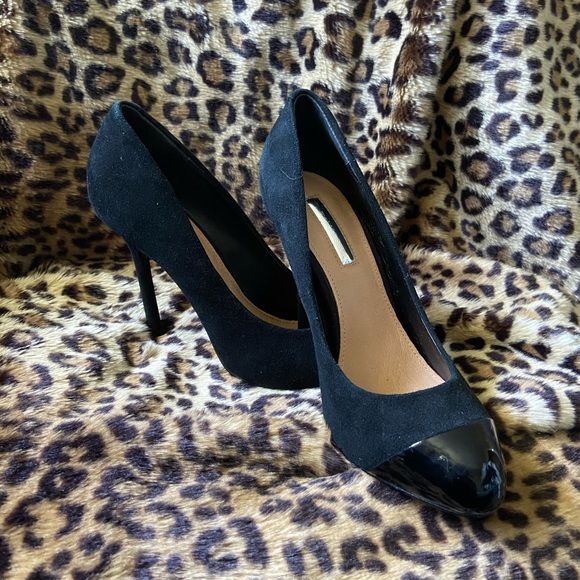 Black Suede H by Halston Pumps - Picture 4 of 7